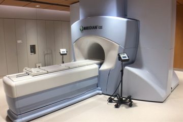 An MRI-guided linear accelerator