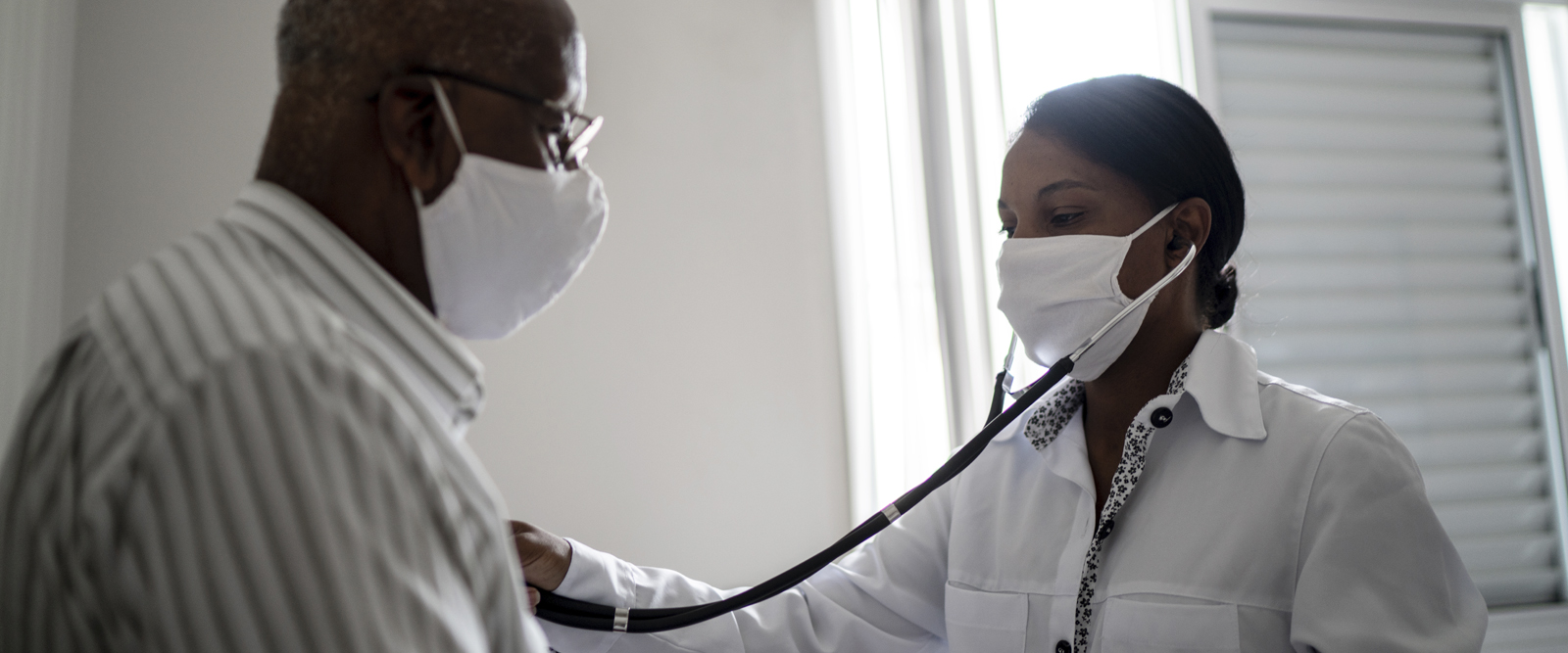 A doctor and patient discussing heart disease and African Americans