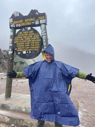 Kidney donor Steve Wilson climbs Kilimanjaro