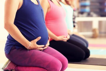 women exercising while pregnant