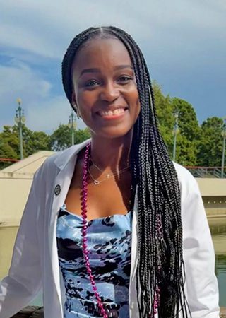 Portrait of NewYork-Presbyterian Lang Youth program graduate Shayna Cody.